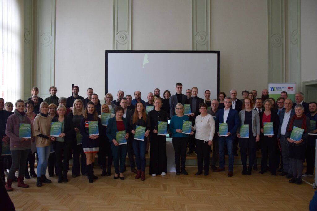 Gruppenfoto der Prämierungsveranstaltung in Forst (Lausitz) am 29. Januar 2025